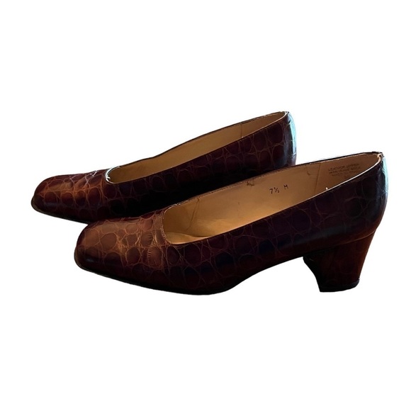 Etienne Aigner Women’s Leather Reptile Print Pumps - Picture 3 of 9